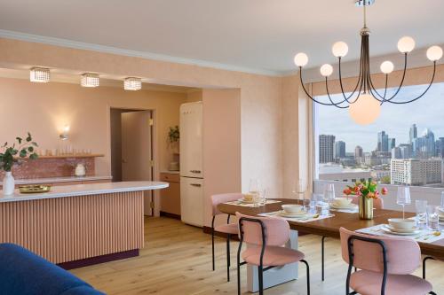 Downright Austin, A Renaissance Hotel Image