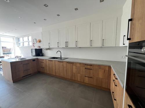 Una cocina o cocineta en The Architect's House