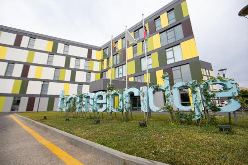 HomeBridge Hotel Apartments