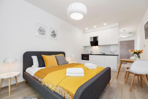 Studio with balcony - Rajska 3 Street