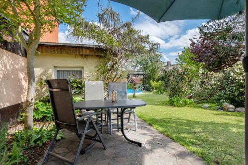 Afbeelding uit fotogalerij van Obere Ferienwohnung im Nebengebäude in Ruhland