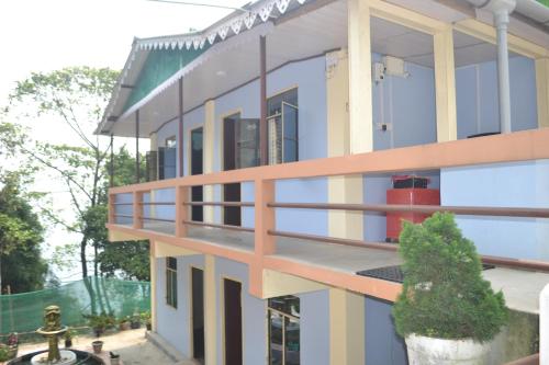 Μπαλκόνι ή βεράντα στο Atithi inn JHAMBALA HOMESTAY