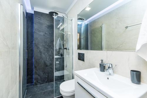 A bathroom at Komfortowy apartament w dobrej lokalizacji