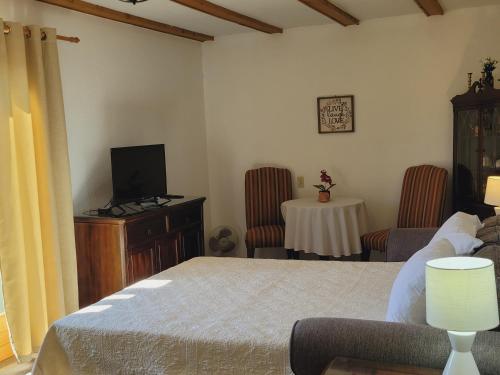 Μια τηλεόραση ή/και κέντρο ψυχαγωγίας στο Edelweiss Inn Nova Scotia