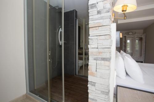 Koupelna v ubytování Dedeminn Marina Hotel