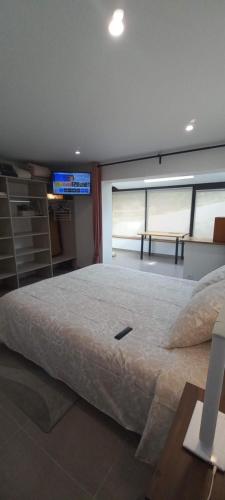 Photo de la galerie de l'établissement La Casita de Rose au calme proche plage d'Hendaye - 26 m2 Bien équipé Parking privé Jardin, à Urrugne