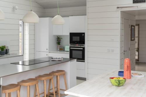 Dapur atau dapur kecil di Three Mile Beach