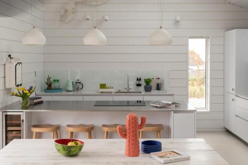 Dapur atau dapur kecil di Three Mile Beach
