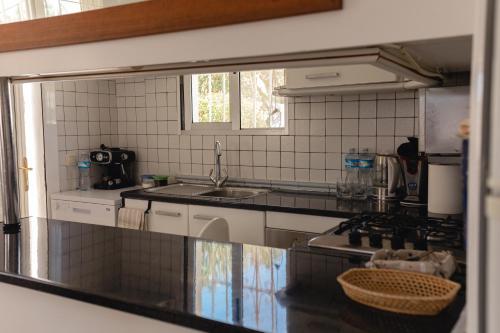 O bucătărie sau chicinetă la VILLA VISTA iFACH - RENTCAR
