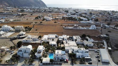 Gallery image of Studios Apartments Kapetanios in Perissa