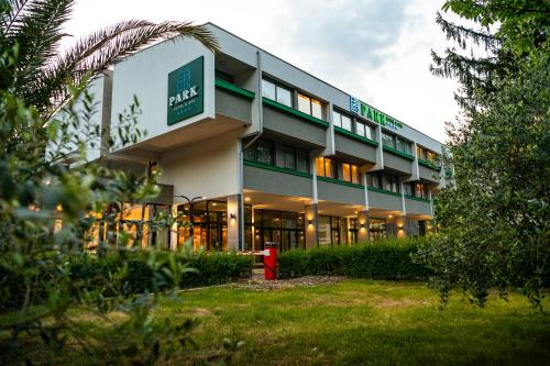 PARK Hotel & SPA Jablanica — Property building