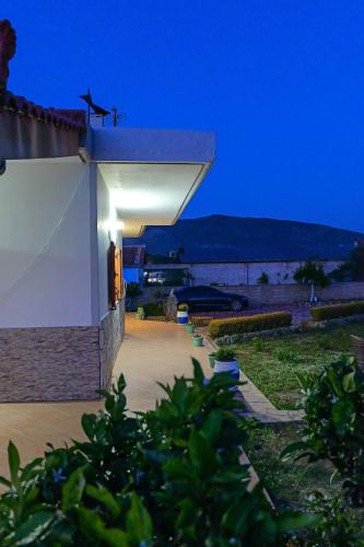 Fotografie z fotogalerie ubytování Green Villa Shendelli v destinaci Vrinë