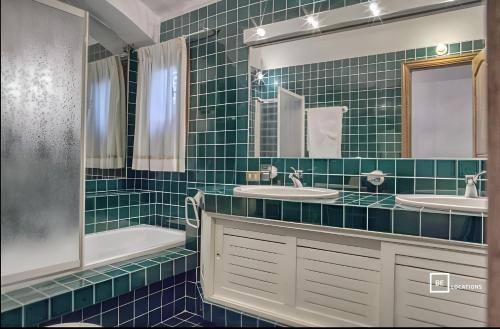 Ένα μπάνιο στο Belocations - Cala di Volpe Luxury Villa