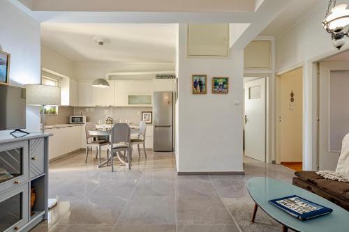 Modern & Spacious Flat - Chania Center - Walk To Sea
