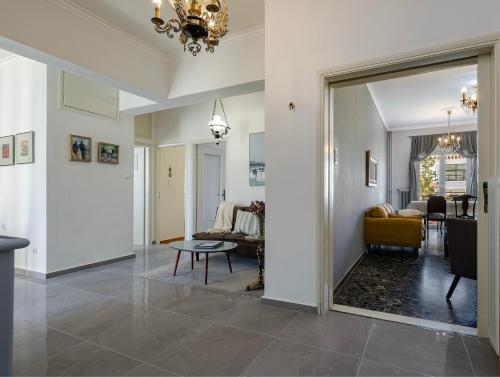 Modern & Spacious Flat - Chania Center - Walk To Sea