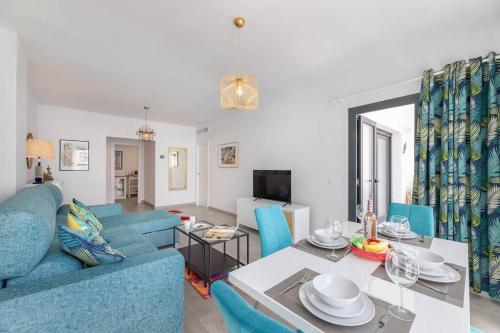 New Chic apartment walk to beach Estepona RDR387