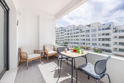 New Chic apartment walk to beach Estepona RDR387