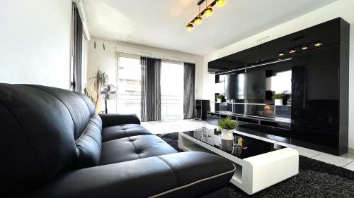 Fotografia z galérie ubytovania HOMEY GENIUS - À 100 m de la douane/Terrasse privée v destinácii Ambilly