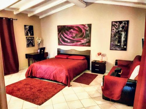Ein Bett oder Betten in einem Zimmer der Unterkunft Studio with shared pool balcony and wifi at Gragnano
