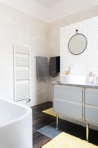 Spacieux appartement de luxe (280 m2) dans un quartier prestigieux de Paris (XVI)