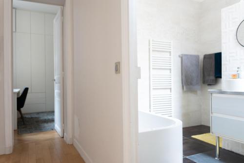 Spacieux appartement de luxe (280 m2) dans un quartier prestigieux de Paris (XVI)