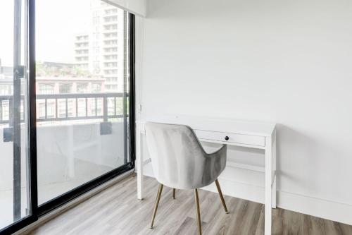 Μπαλκόνι ή βεράντα στο 2BR Comfort Apartment in Prime Location