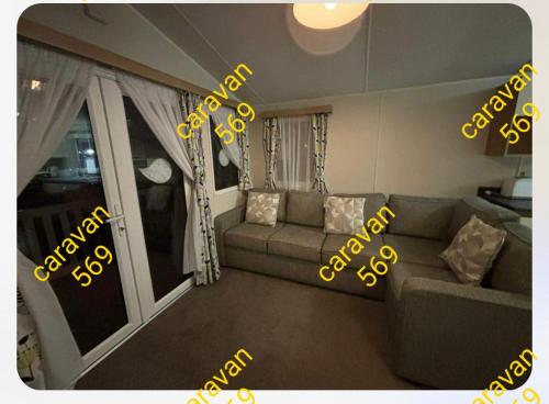 Ruang duduk di Sean's 569 cader court 045