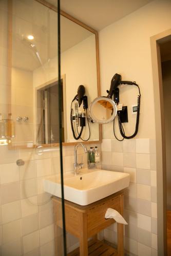 Ένα μπάνιο στο Mimosa Hotel