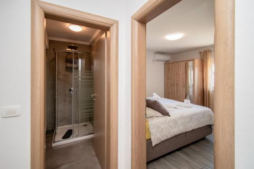 Ferienhaus Ivana mit Jacuzzi in Pula,Istrien - by Istrabook