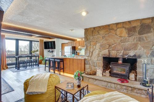 Χώρος καθιστικού στο East Fishkill Escape, Close to Red Wing Park!