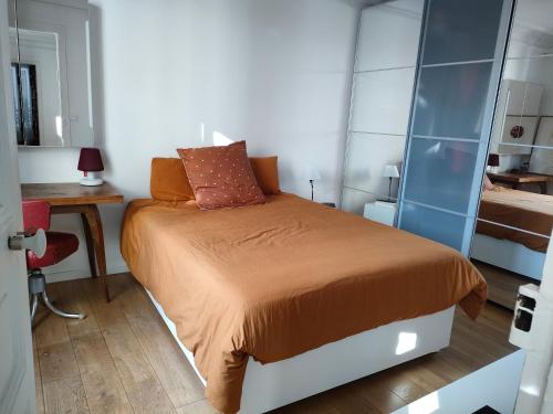 Photo de la galerie de l'établissement Paris 9e, rue des Martyrs, appart calme & lumineux, à Paris