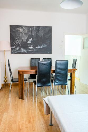 Amplio apartamento en Chamberí by beBalmy
