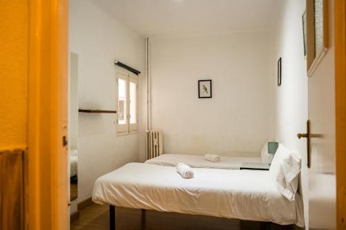 Amplio apartamento en Chamberí by beBalmy