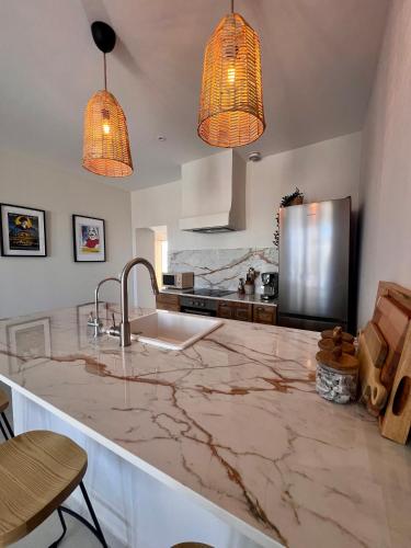 Dapur atau dapur kecil di Renovated cinema town house in Comares