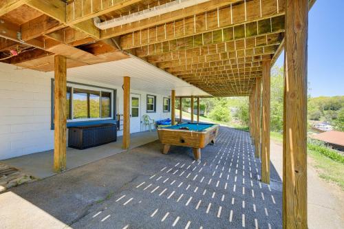 Gallery image of Kingsport Boone Lake Hideaway with Deck and Views! in Kingsport