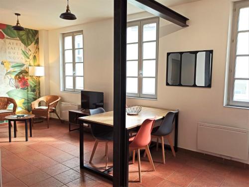 AC - Quiet - Le Colibri, Bright Duplex photo 9