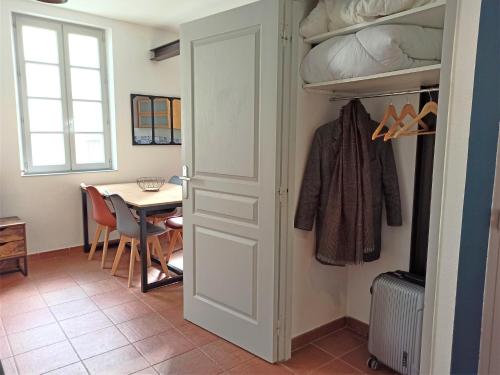 AC - Quiet - Le Colibri, Bright Duplex photo 14