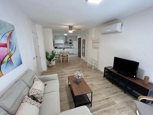 Modern and Bright close to the Station