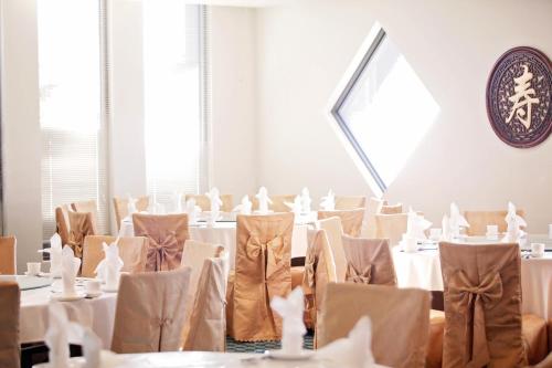 Galería fotográfica de Golden Pebble Hotel en Wantirna