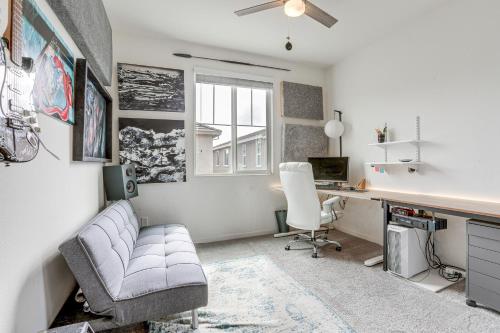 Kuchyň nebo kuchyňský kout v ubytování Pet-Friendly Sacramento Home about 7 Mi to Downtown!