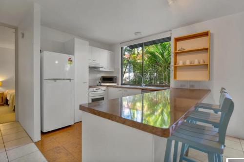 Una cocina o cocineta en Seaside Gem