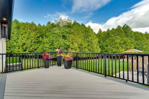 Κήπος έξω από το Large Estate with Luxury Collection of Amenities