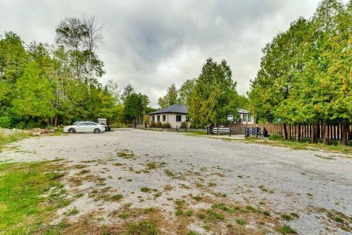 Φωτογραφία από το άλμπουμ του Large Estate with Luxury Collection of Amenities σε Schomberg