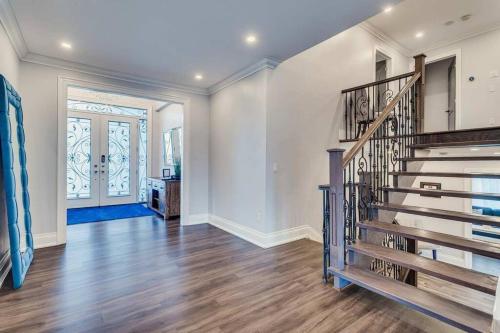 Φωτογραφία από το άλμπουμ του Large Estate with Luxury Collection of Amenities σε Schomberg