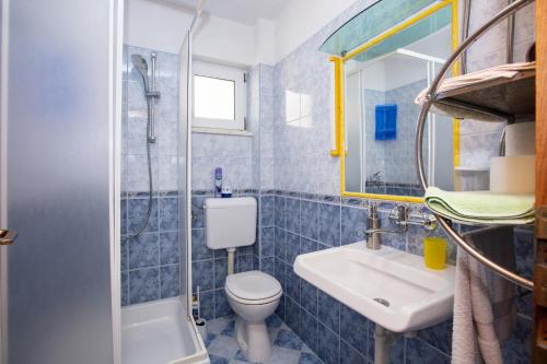 Koupelna v ubytování Apartment Rogoznica 17129b