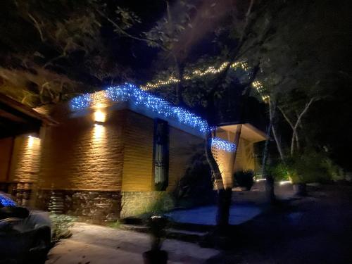 Το κτήριο όπου στεγάζεται  το δωμάτιο σε οικογενειακή κατοικία