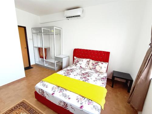 Katil atau katil-katil dalam bilik di D'luna Homestay Terengganu iv (Seaview)