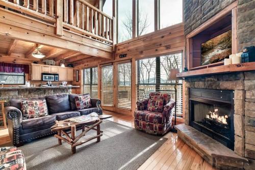 Deja View Serene Mountain Cabin for a Family Get-away with a Hot tub Sauna Fire pit that is Pet Friendly photo 13