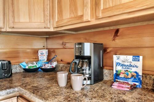 Deja View Serene Mountain Cabin for a Family Get-away with a Hot tub Sauna Fire pit that is Pet Friendly photo 39
