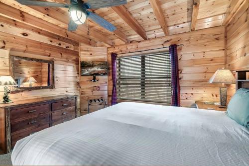 Deja View Serene Mountain Cabin for a Family Get-away with a Hot tub Sauna Fire pit that is Pet Friendly photo 46